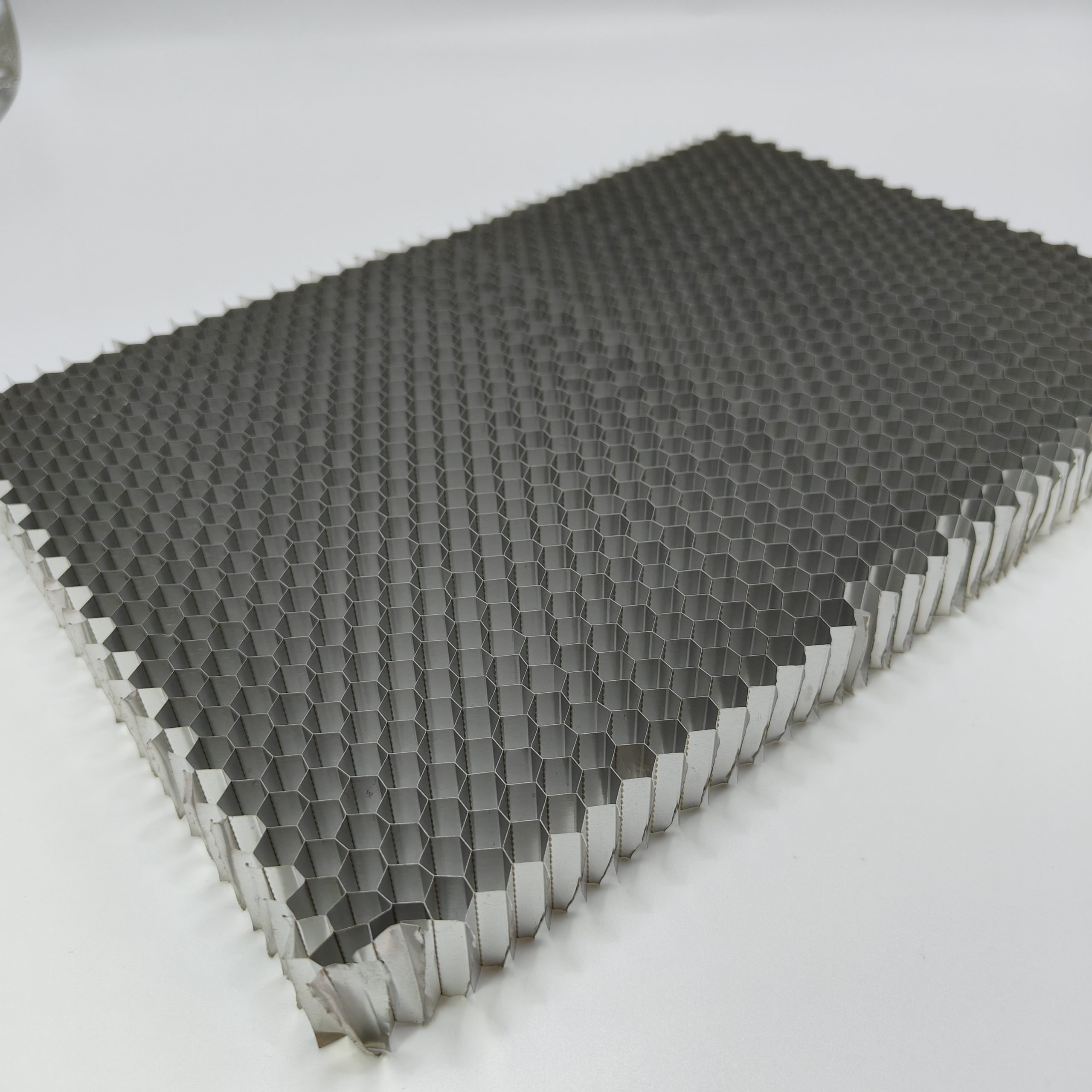 aluminium honeycomb core for composite panels